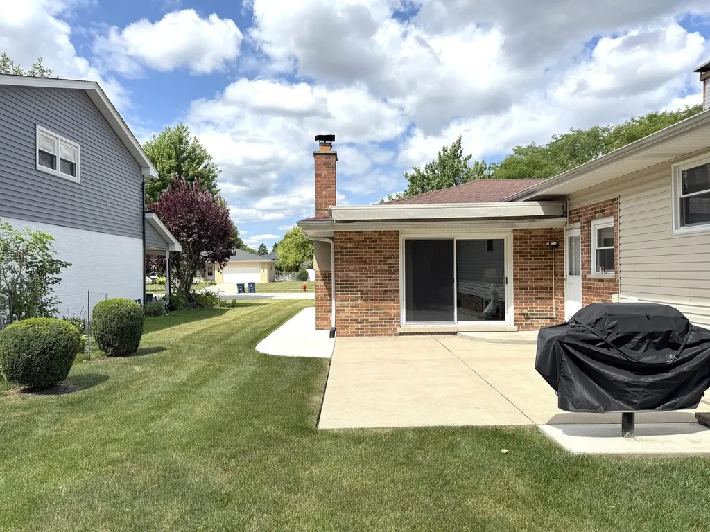 7129 Exner Road Darien IL 60561