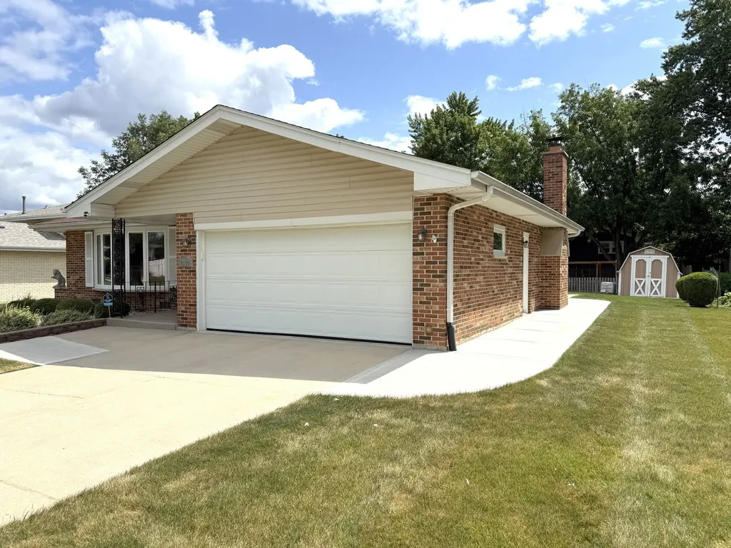 7129 Exner Road Darien IL 60561