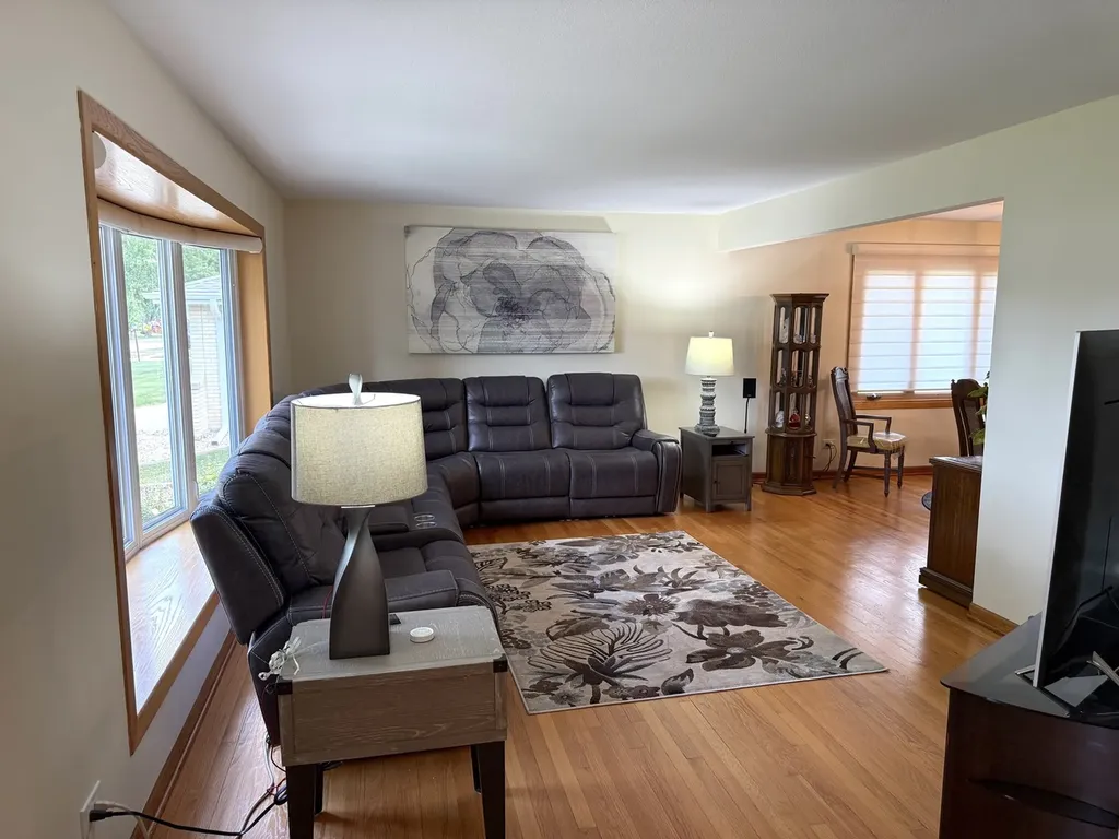 7129 Exner Road Darien IL 60561