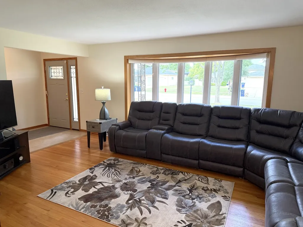 7129 Exner Road Darien IL 60561