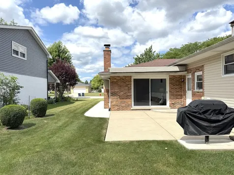 7129 Exner Road Darien IL 60561