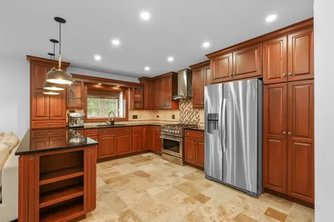 575 Gateshead N Avenue Elk Grove Village IL 60007