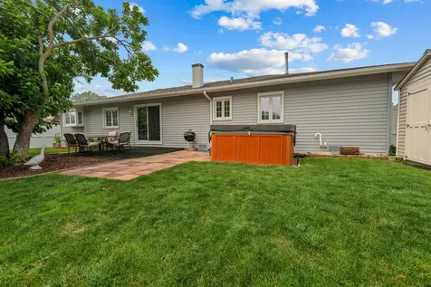 575 Gateshead N Avenue Elk Grove Village IL 60007