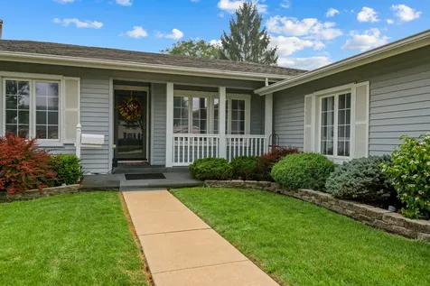 575 Gateshead N Avenue Elk Grove Village IL 60007