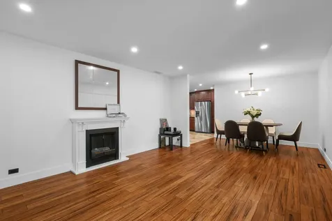 575 Gateshead N Avenue Elk Grove Village IL 60007