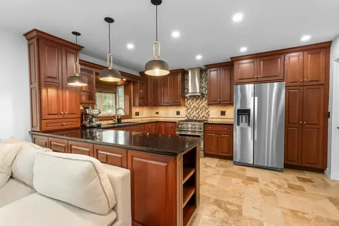 575 Gateshead N Avenue Elk Grove Village IL 60007