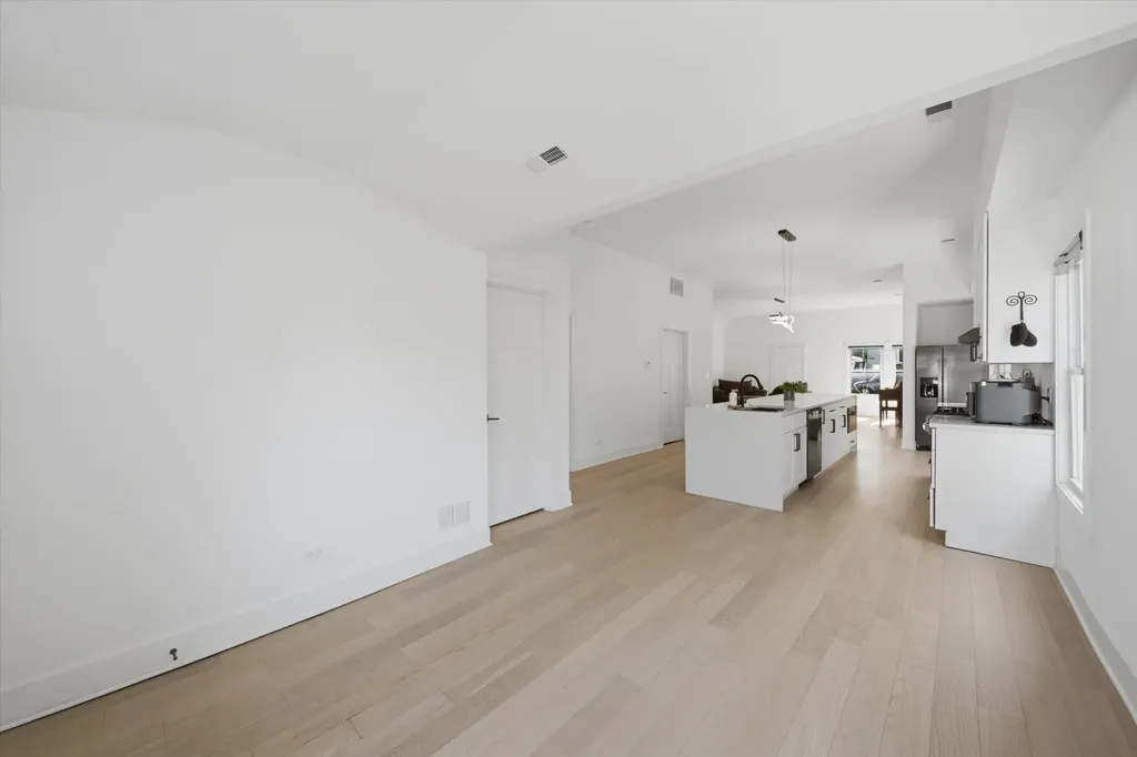 11156 South Troy Street Chicago IL 60655