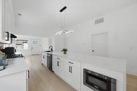 11156 South Troy Street Chicago IL 60655