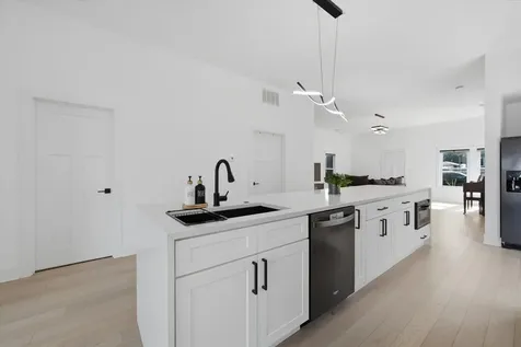 11156 South Troy Street Chicago IL 60655