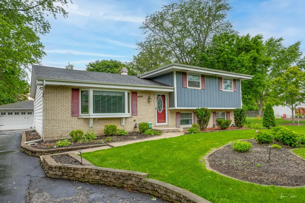 5S300 Tuthill Road Naperville IL 60563