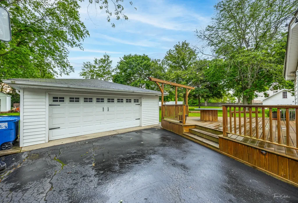 5S300 Tuthill Road Naperville IL 60563