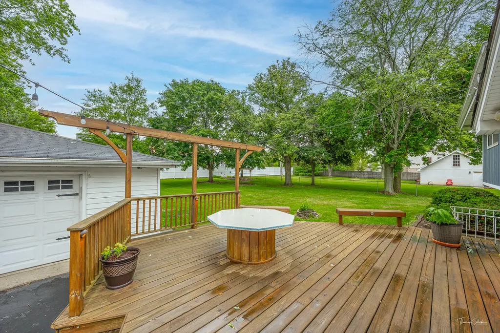 5S300 Tuthill Road Naperville IL 60563