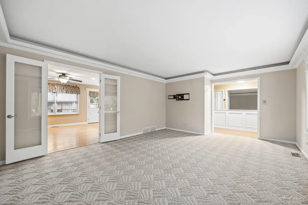 5S300 Tuthill Road Naperville IL 60563