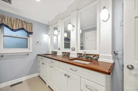 5S300 Tuthill Road Naperville IL 60563