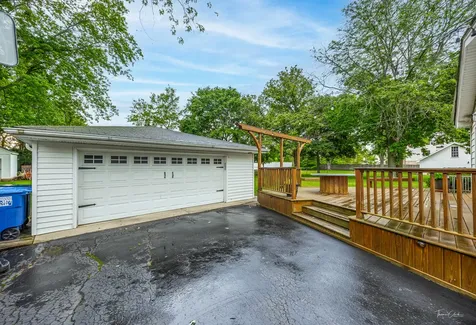 5S300 Tuthill Road Naperville IL 60563