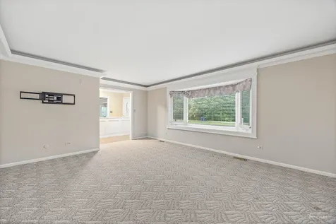 5S300 Tuthill Road Naperville IL 60563