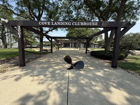 2005 South Finley Road Lombard IL 60148