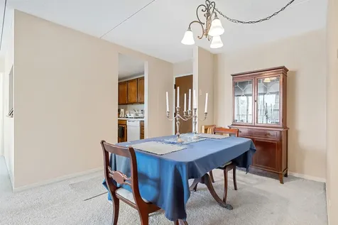 2005 South Finley Road Lombard IL 60148