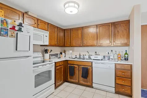 2005 South Finley Road Lombard IL 60148