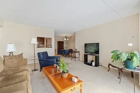 2005 South Finley Road Lombard IL 60148