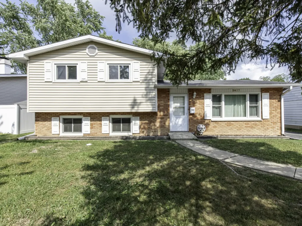 2417 Metropolitan Avenue Waukegan IL 60087