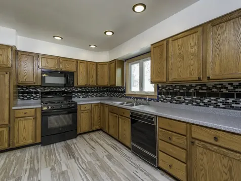 2417 Metropolitan Avenue Waukegan IL 60087