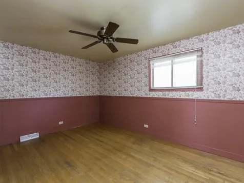 2417 Metropolitan Avenue Waukegan IL 60087
