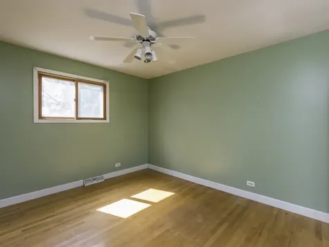 2417 Metropolitan Avenue Waukegan IL 60087