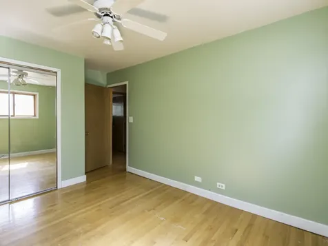 2417 Metropolitan Avenue Waukegan IL 60087
