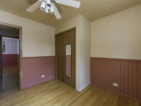 2417 Metropolitan Avenue Waukegan IL 60087