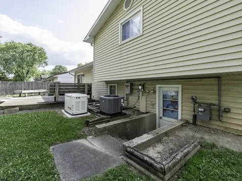 2417 Metropolitan Avenue Waukegan IL 60087