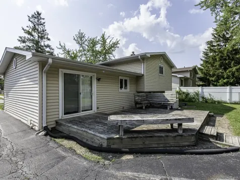 2417 Metropolitan Avenue Waukegan IL 60087