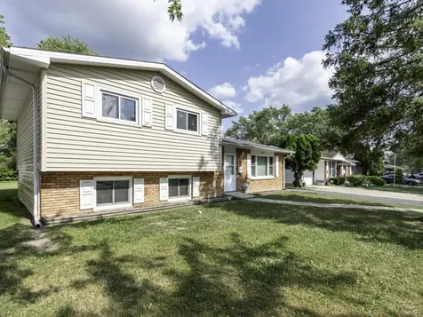 2417 Metropolitan Avenue Waukegan IL 60087