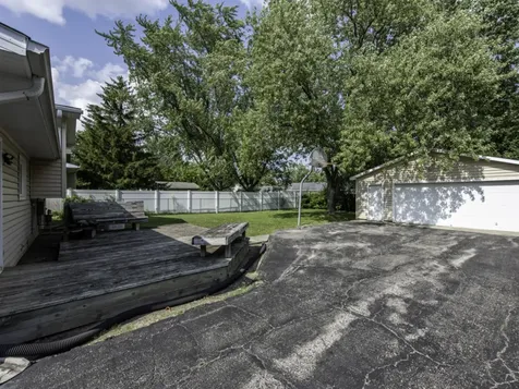 2417 Metropolitan Avenue Waukegan IL 60087