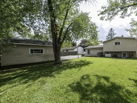 2417 Metropolitan Avenue Waukegan IL 60087