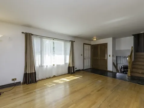 2417 Metropolitan Avenue Waukegan IL 60087
