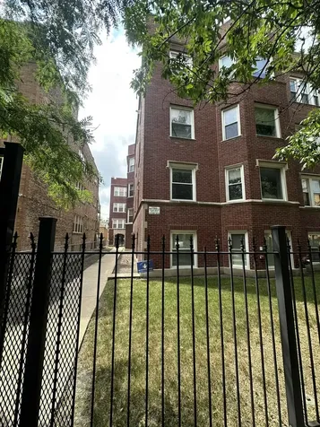 6438 North Seeley Avenue Chicago IL 60645