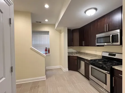 6438 North Seeley Avenue Chicago IL 60645