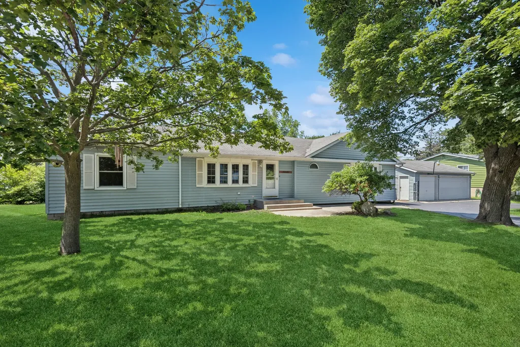 33320 North Sunset Avenue Grayslake IL 60030