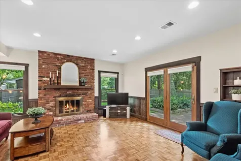 619 Dawes Street Libertyville IL 60048