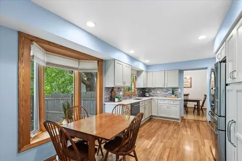 619 Dawes Street Libertyville IL 60048