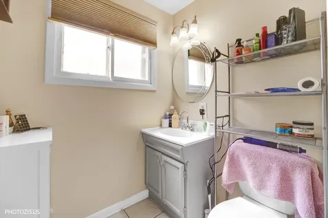 9045 Emerson Drive Des Plaines IL 60016