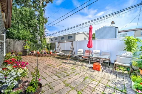9045 Emerson Drive Des Plaines IL 60016