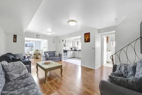 9045 Emerson Drive Des Plaines IL 60016