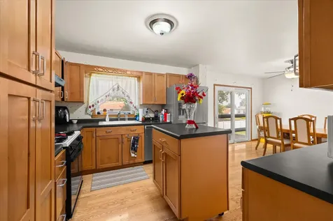 305 Hickory Avenue Romeoville IL 60446