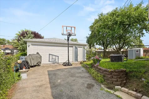 305 Hickory Avenue Romeoville IL 60446
