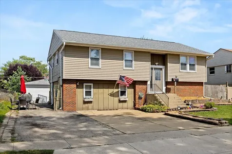 305 Hickory Avenue Romeoville IL 60446