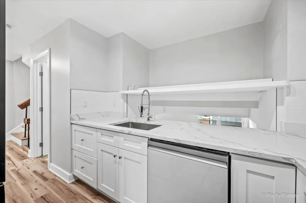 642 Glacier Trail Roselle IL 60172