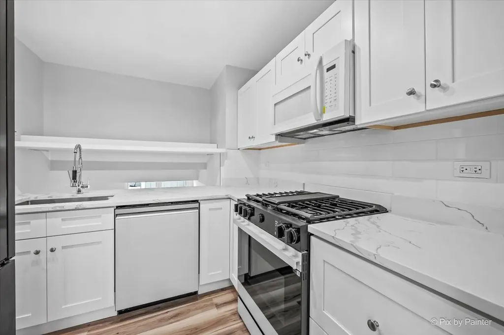 642 Glacier Trail Roselle IL 60172