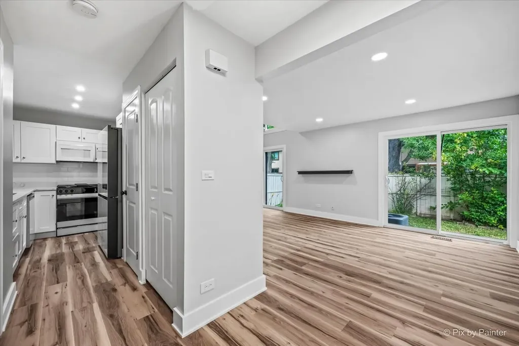 642 Glacier Trail Roselle IL 60172